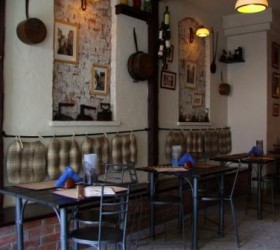 empty trattoria tables