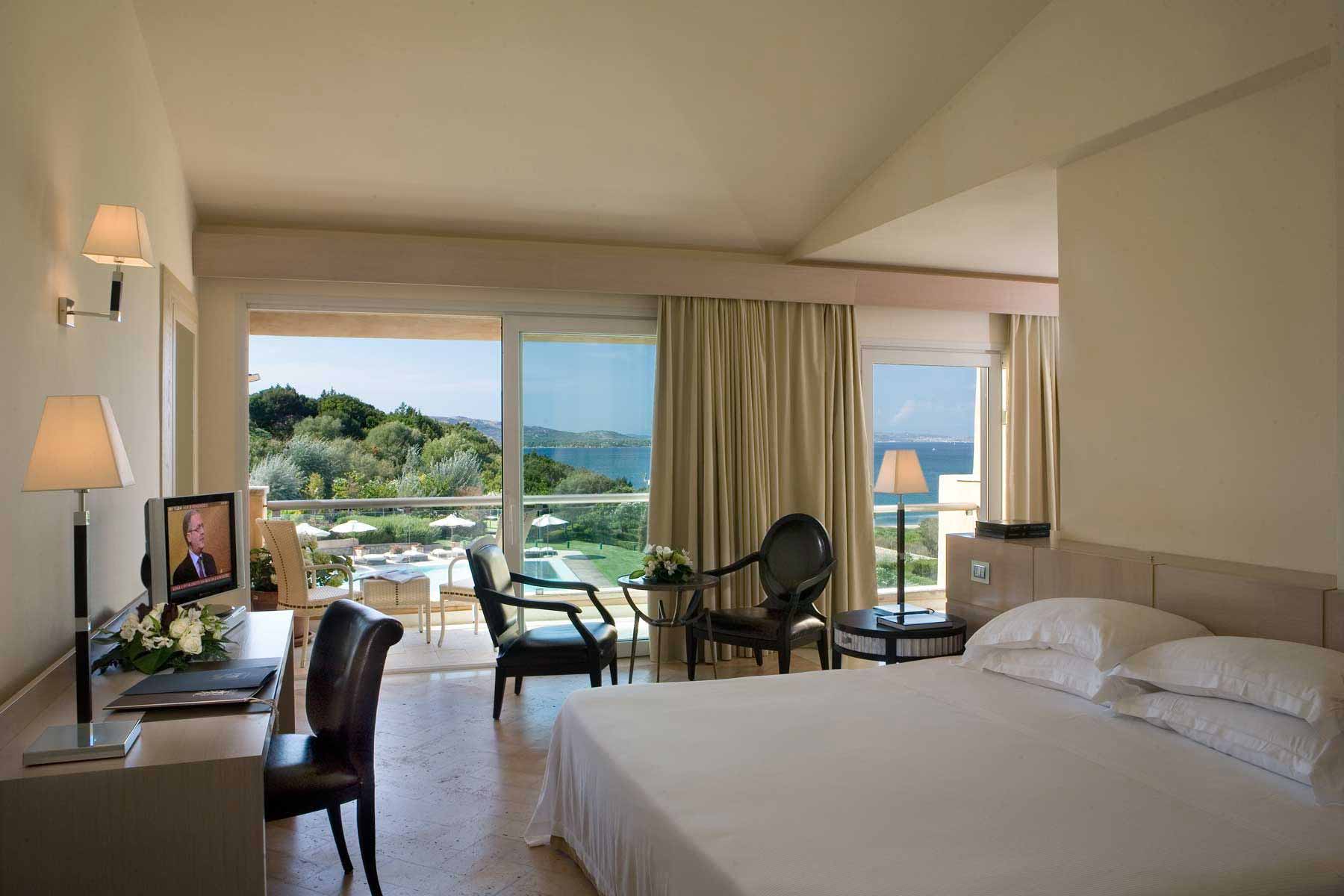 Junior suite at L'Ea Bianca Luxury Resort