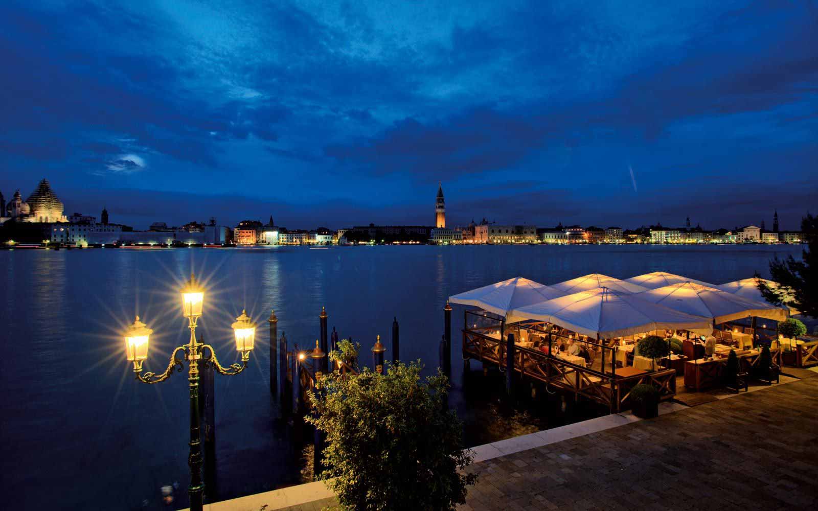 Restaurant by the river at Belmond Hotel Cipriani