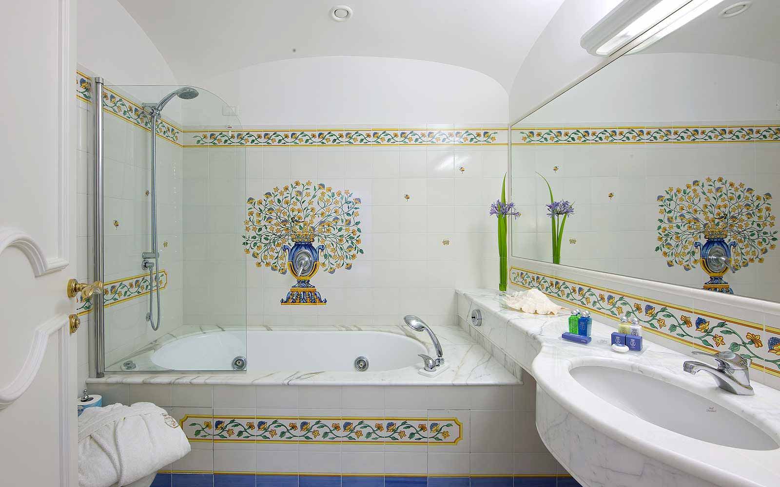 A bathroom at the Grand Hotel La Favorita