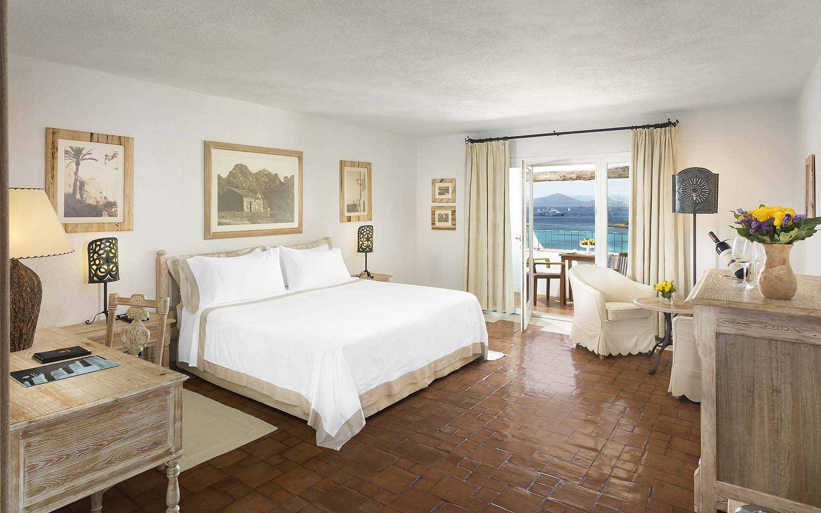 A Deluxe Suite at the Hotel Romazzino
