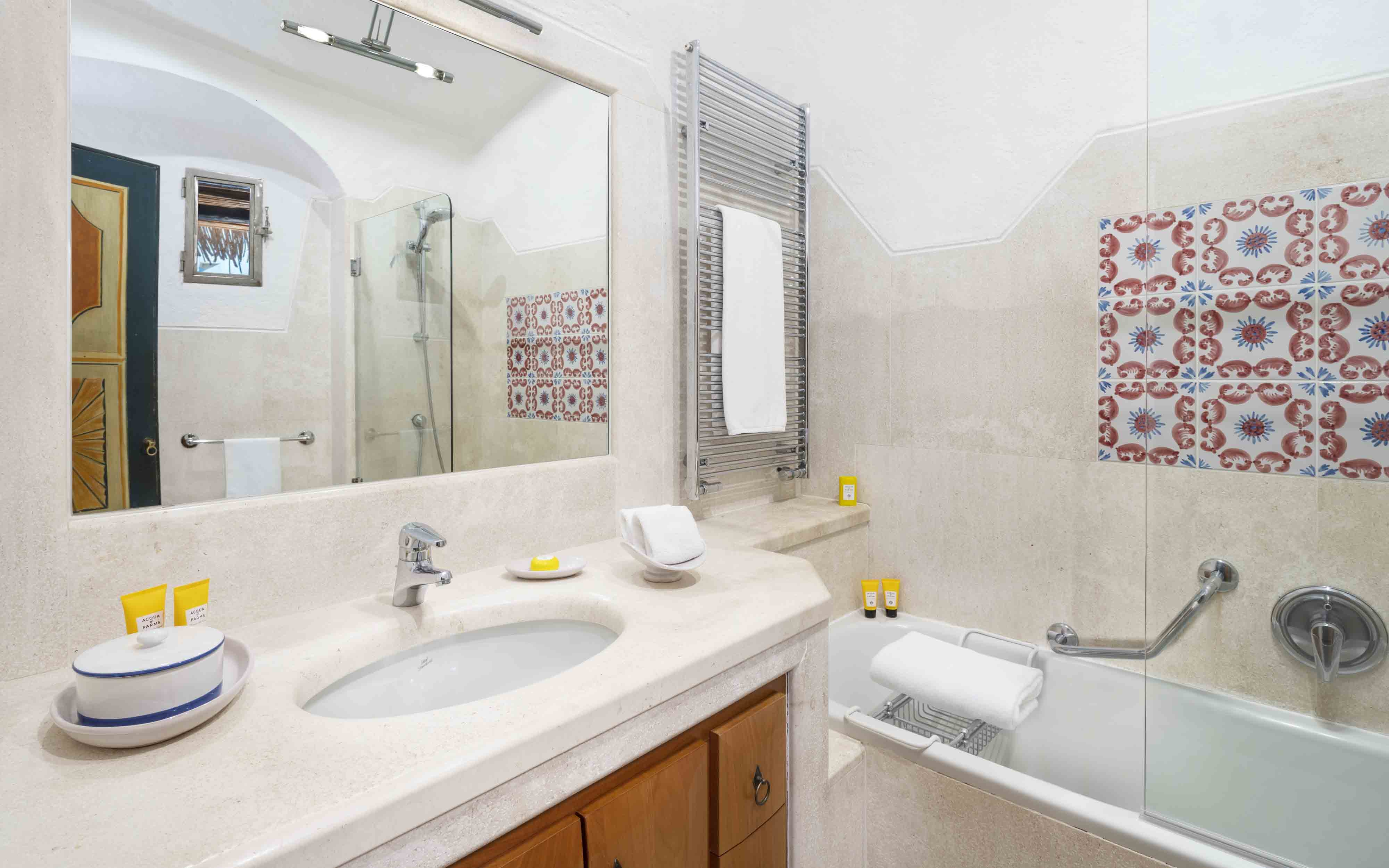 Hotel Cala Di Volpe  Heritage Premium Guest Bathroom