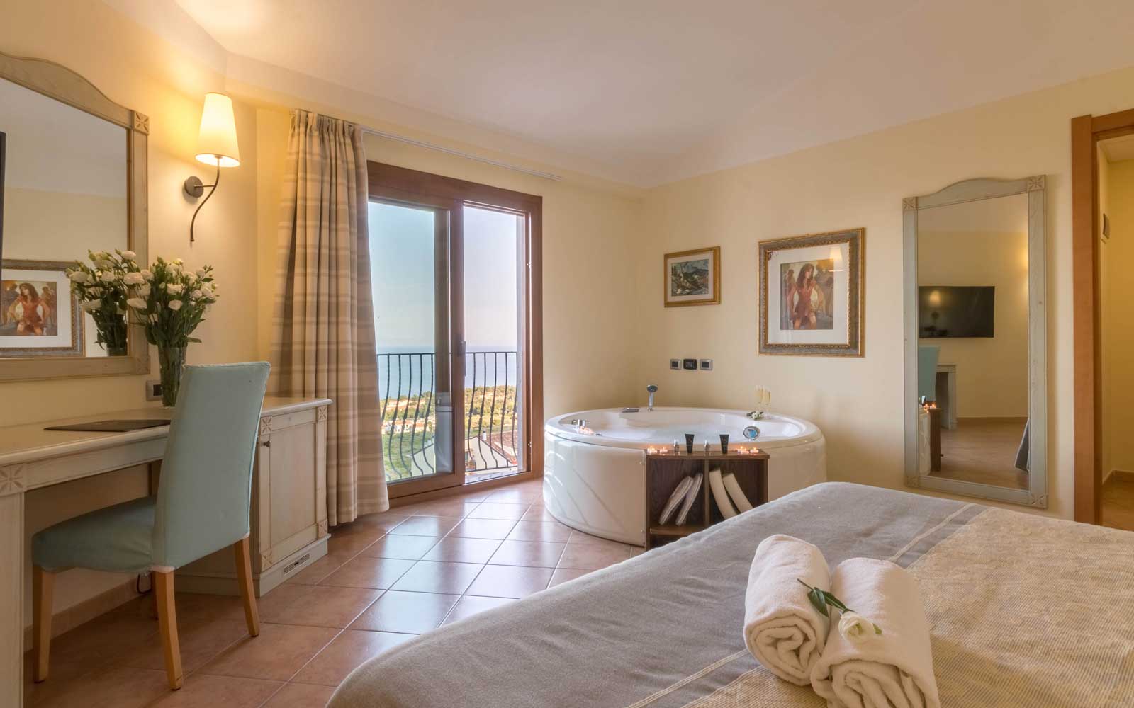 Grand Deluxe Room with Sea View at Hotel Brancamaria