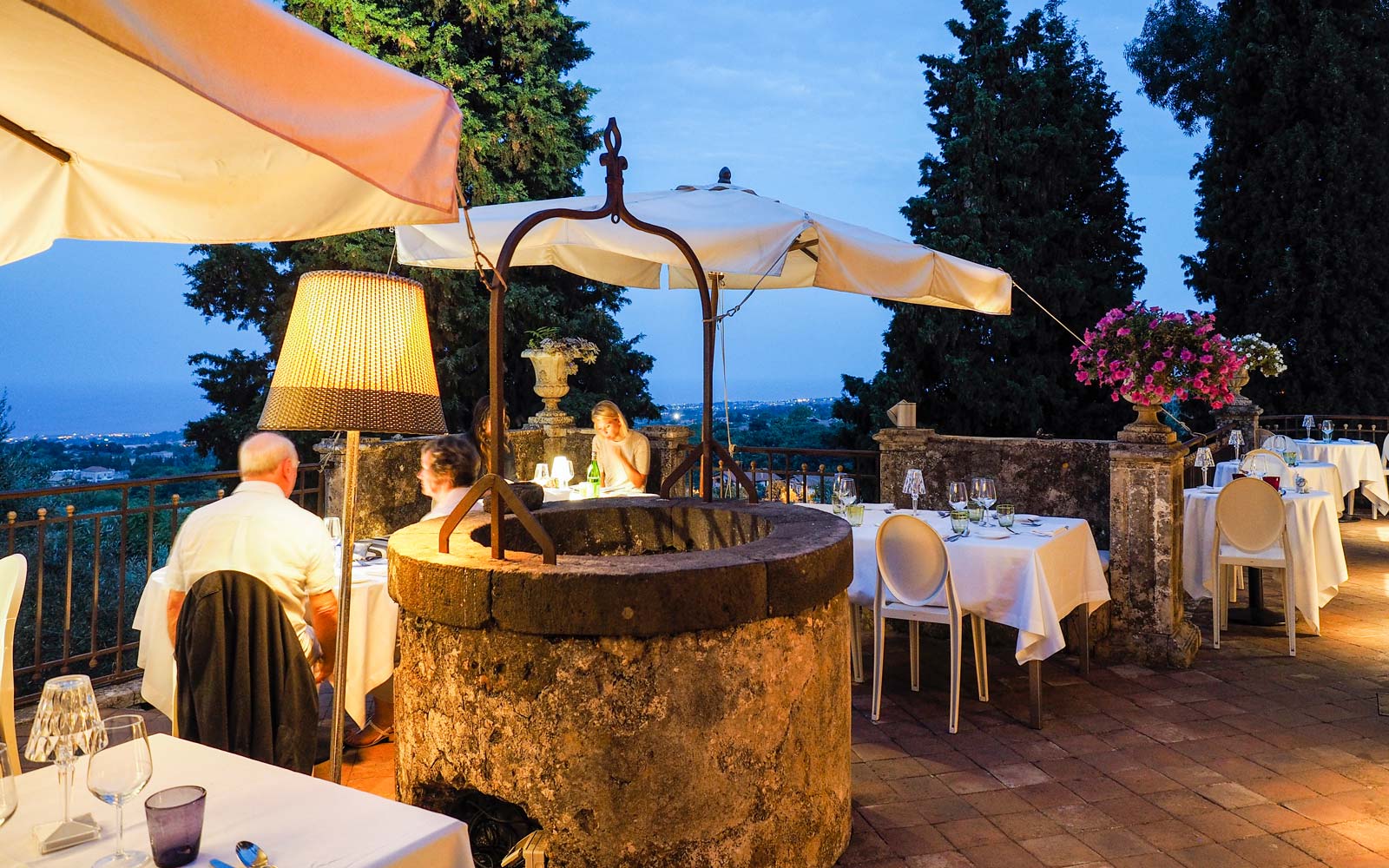 Monaci Delle Terre Nere Terrace Restaurant
